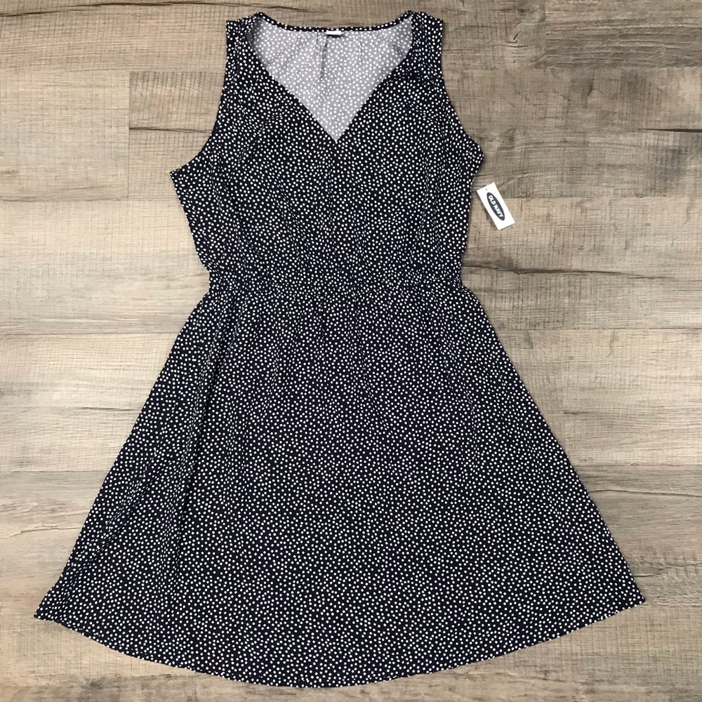 CLOSING SALE 🚨 NWT Old Navy Blue White Polka Dot Fit & Flare V Neck Mini Dress